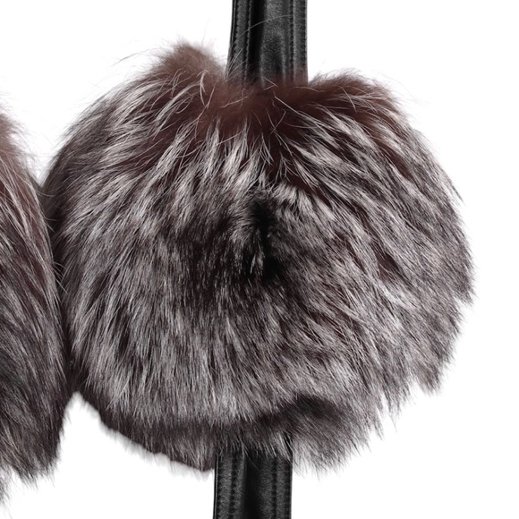CÉLINE SILVER FOX FUR POM POM & BLACK LEATHER BOA SCARF BY PHOEBE PHILO - Picture 4 of 16